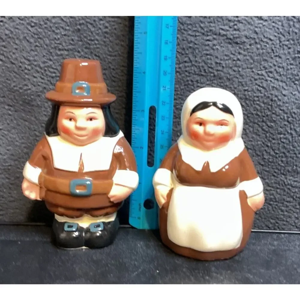 Publix,The Pilgrim Pair Ceramic, Original Collectible Salt and Pepper shakers
